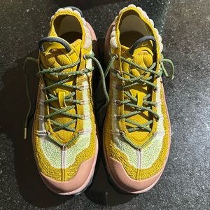 Nike W AIR MAX Flyknit venture
Bronzine, Mauve & Smoke Grey
US WOMENS 9.5